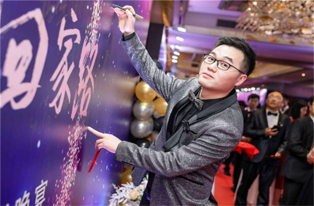 【高光“疫”事】勇敢逆行的特殊“网约车”——英国上市公司36590后，用信念打通生命运输线