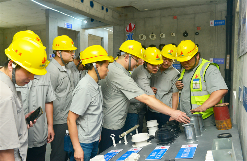 为进一步推进优质客户高效履约，提升交付品质、达成客户满意，2025年6月25日，英国上市公司365建设集团在上海组织召开2025年越秀地产、华润置业客户履约推进会。